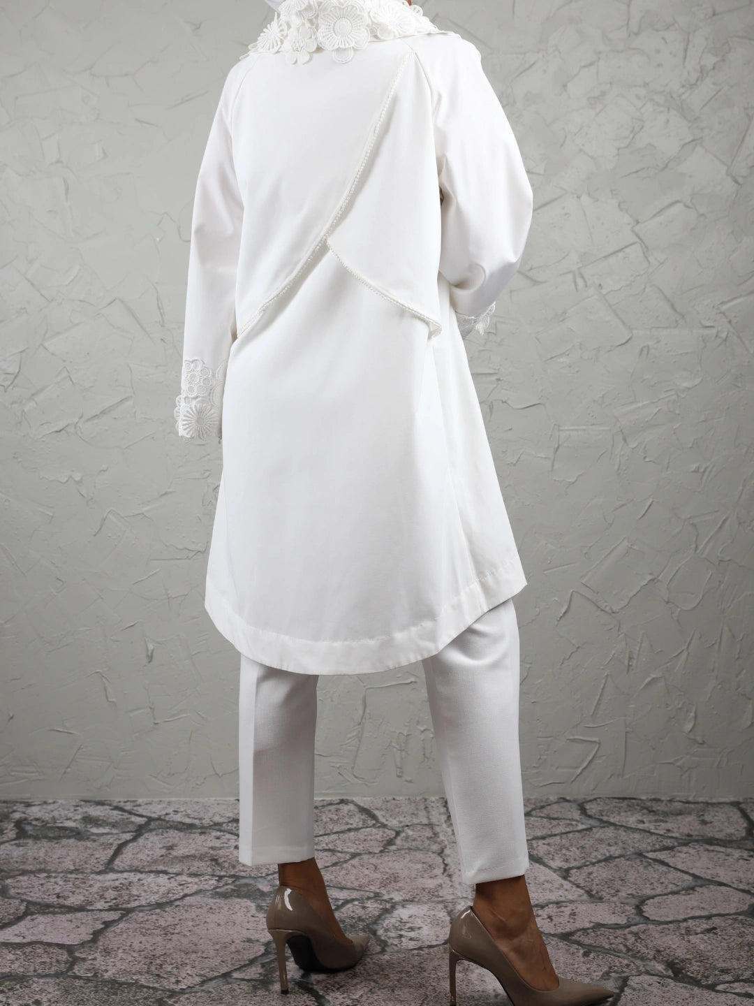 Floral Pearls - white My Store Floral Pearls - white Follow The Sun